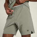 Tournament 7in Shorts Herren-oliv