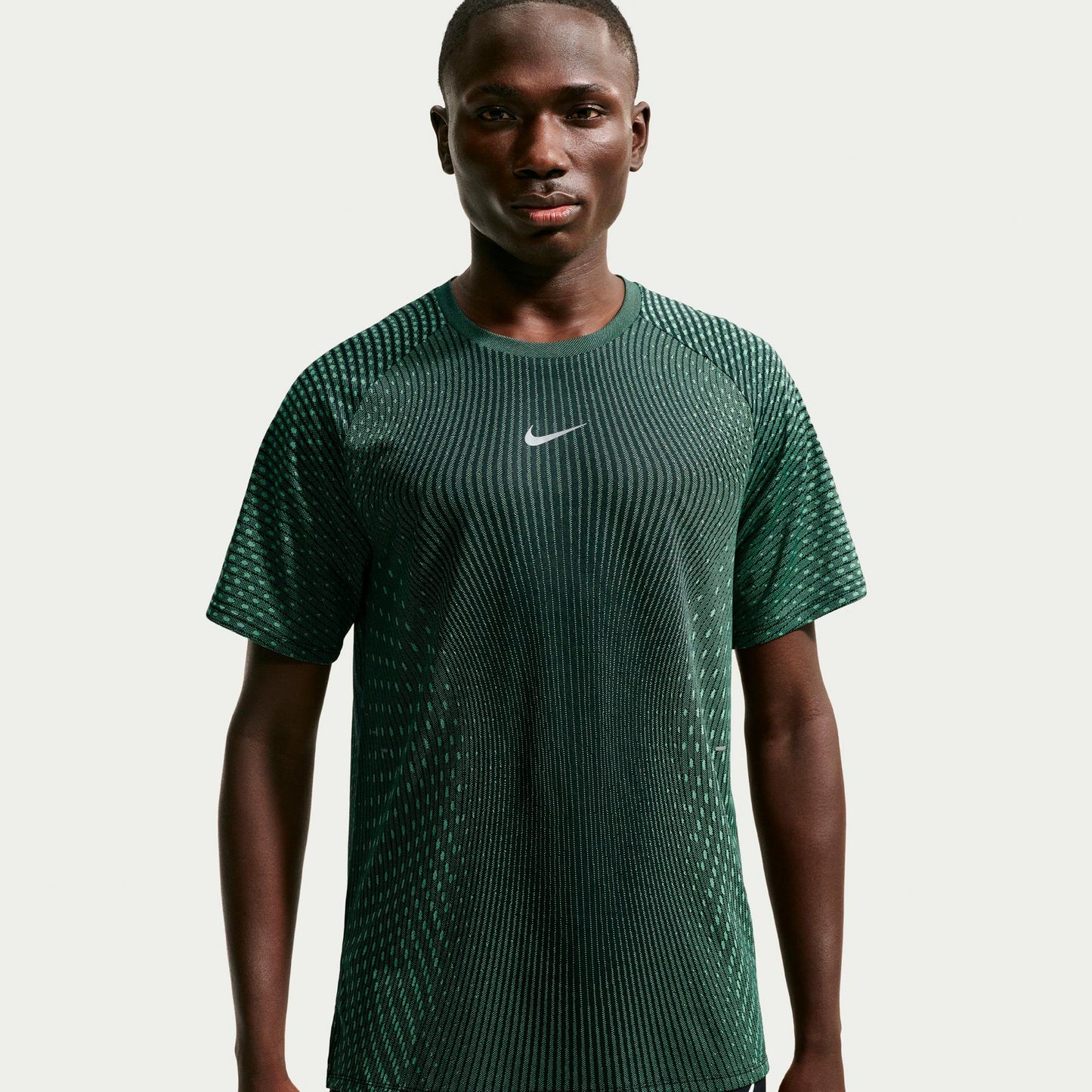 Nike Stride  Laufshirt Herren - oliv, schwarz