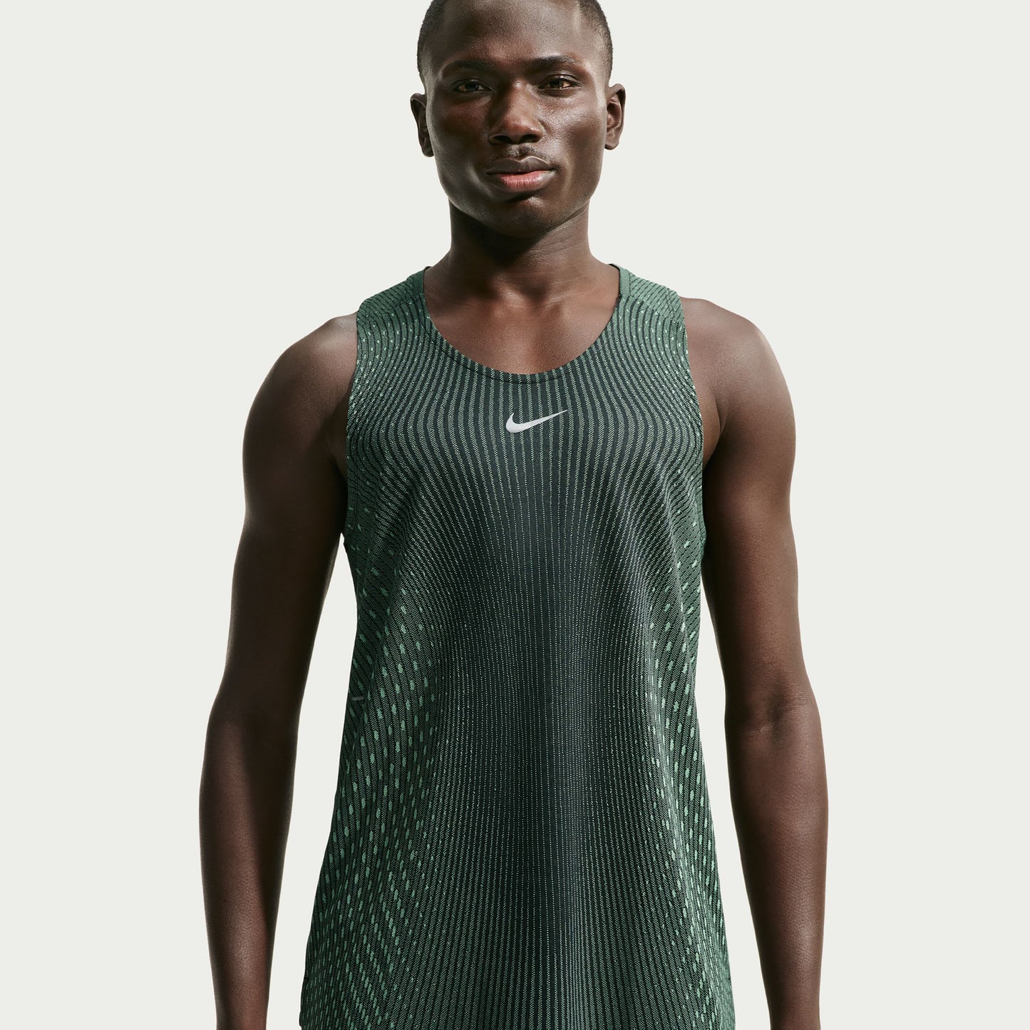 Nike Stride  Laufshirt Herren - oliv, silber