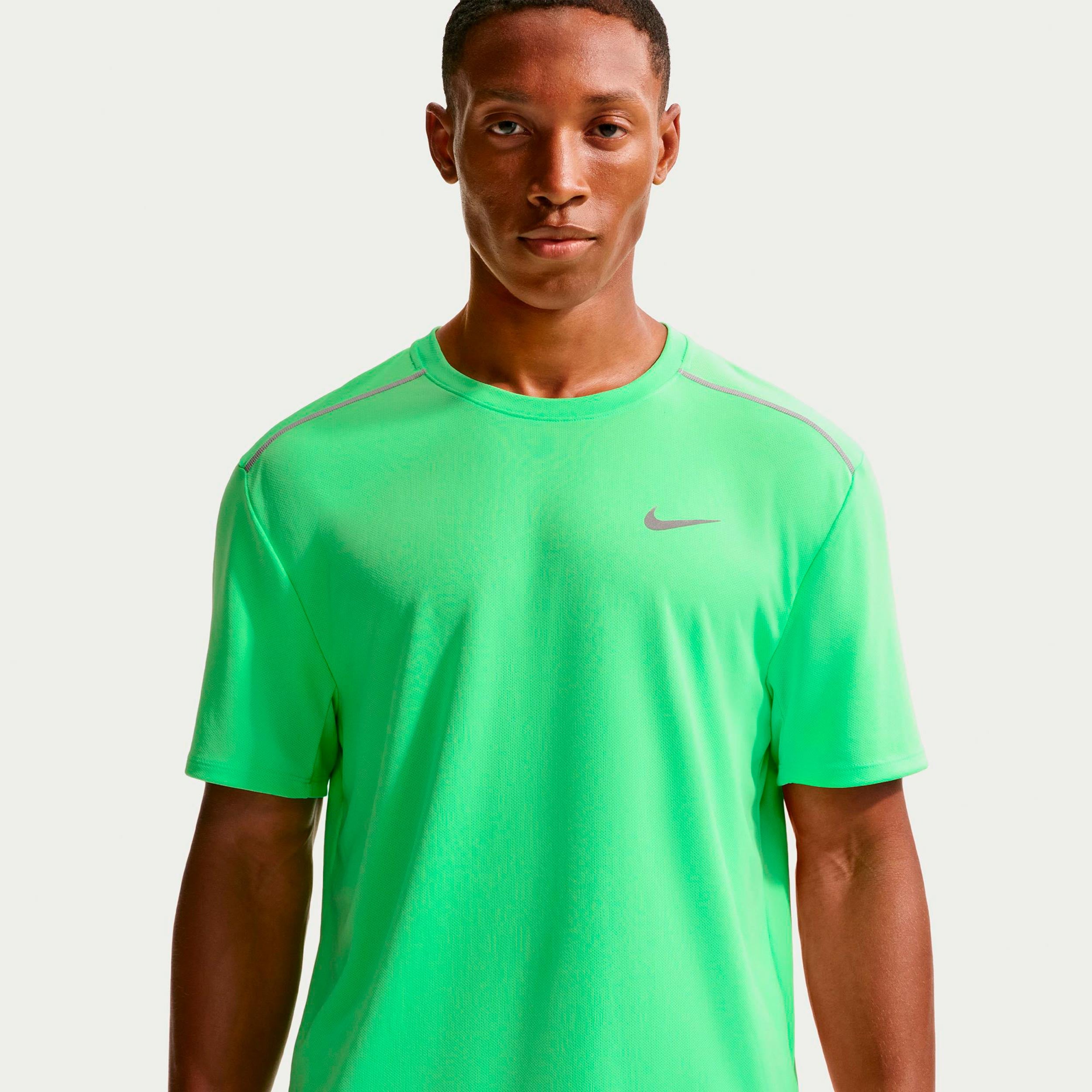 Nike Miler  Laufshirt Herren - grün, silber