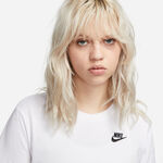 Nike Bekleidung Nike New Sportswear Club T-Shirt Damen-Weiß