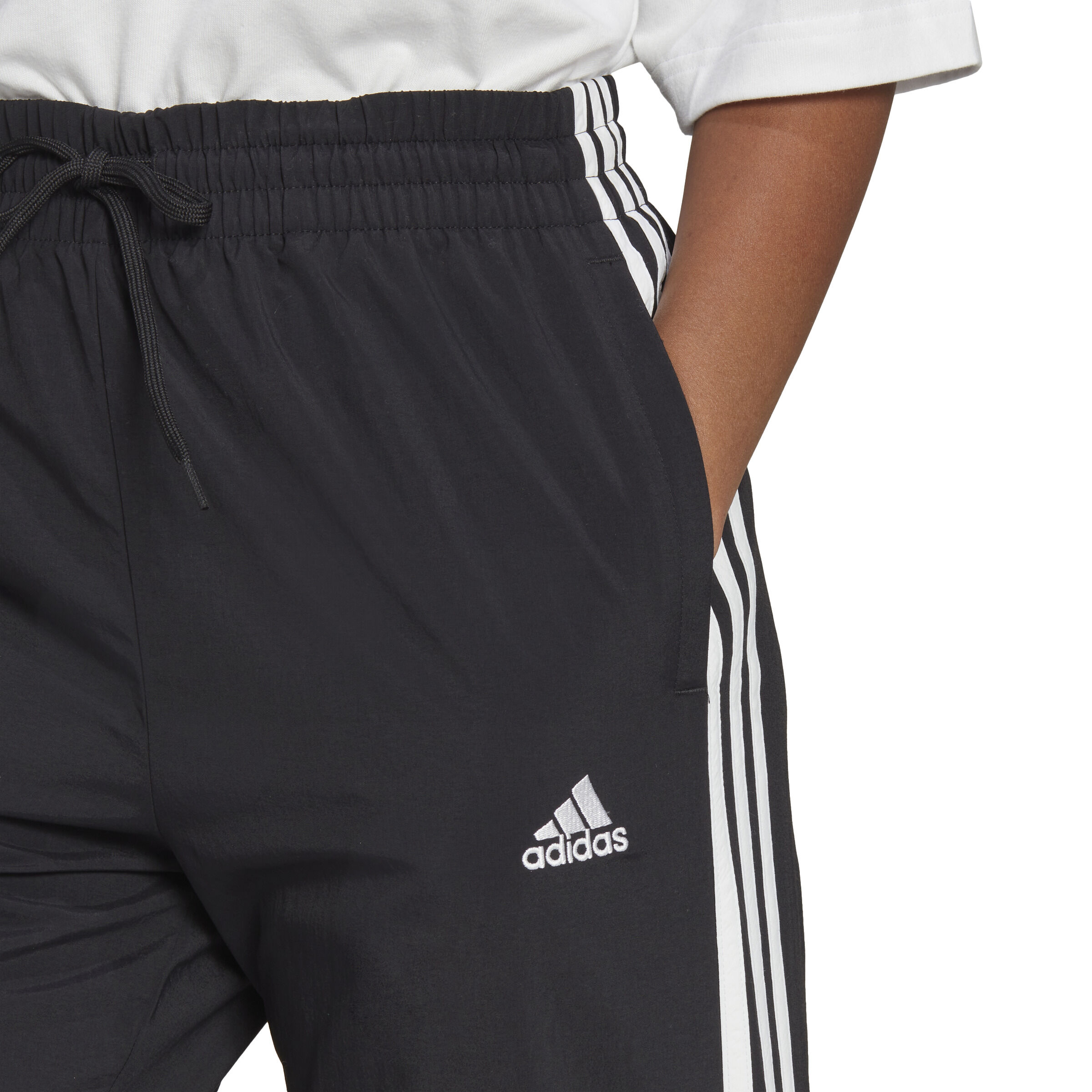 adidas 3 Stripes Woven 7 8 Trainingshose Damen Schwarz WeiB online kaufen Tennis Point DE