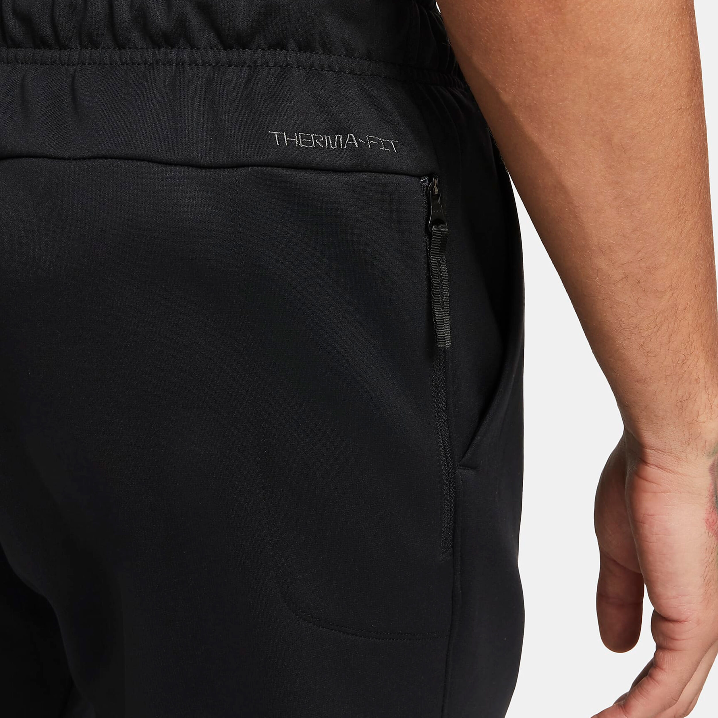 All black nike pants 2025