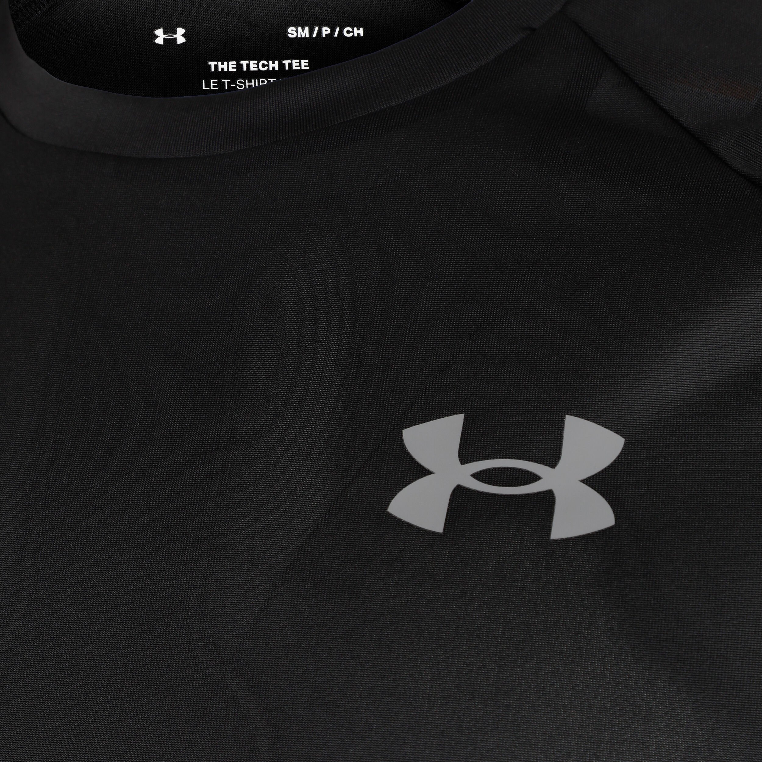 Black under armour shirt shop