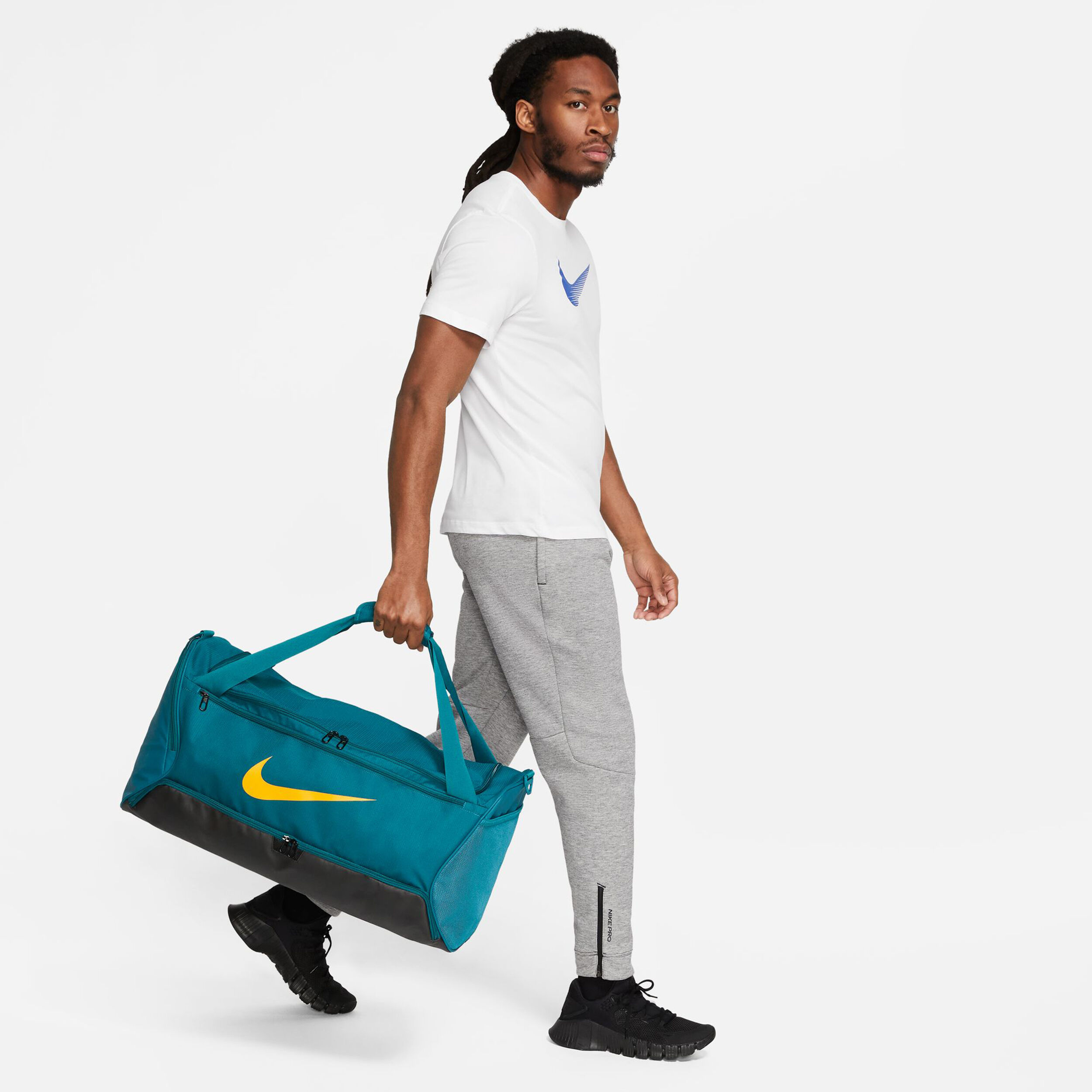 Nike Brasilia 9.5 Sporttasche Grun online kaufen Tennis Point DE