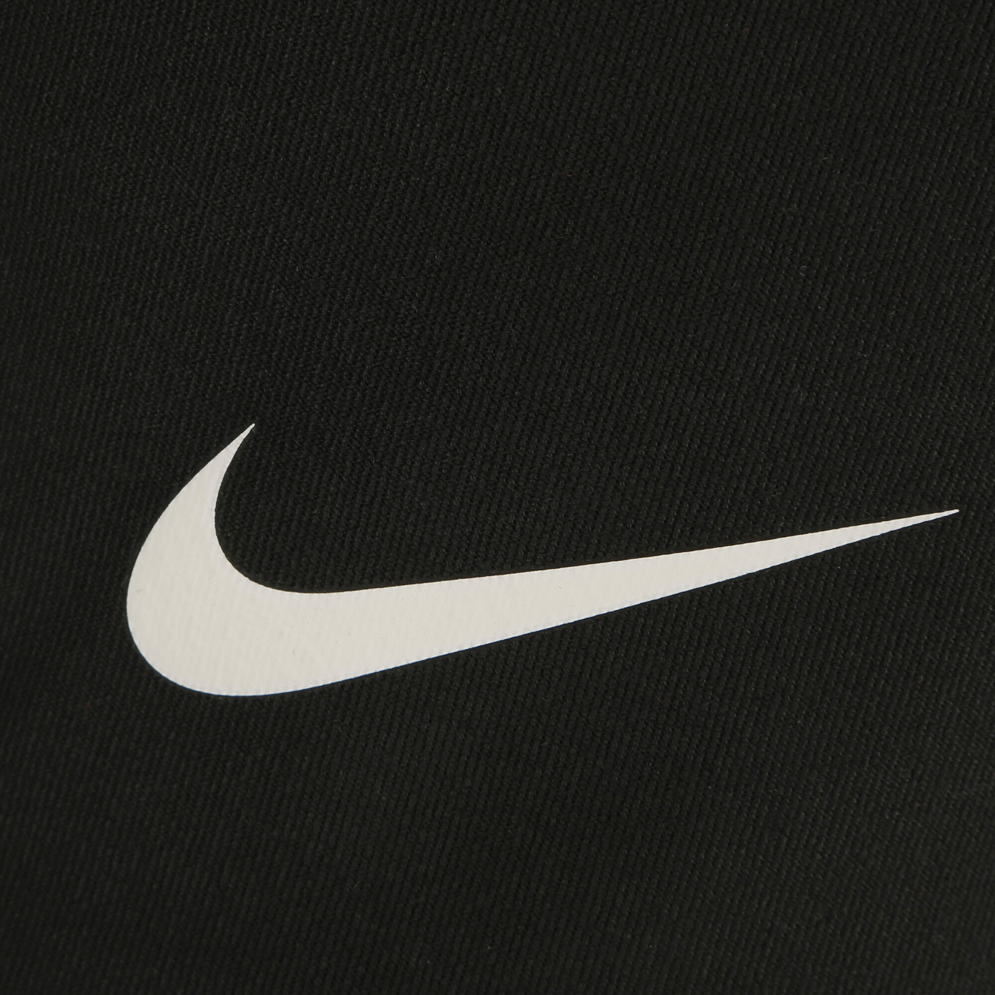 Черный значок найк. Nike Swoosh Black. Nike свуш. Белый свуш найк. Nike Swoosh logo.
