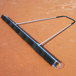 Tegra Platzbedarf Tegra Arenga Abziehbesen 2m Mit B&uuml;gel-Mehrfarbig