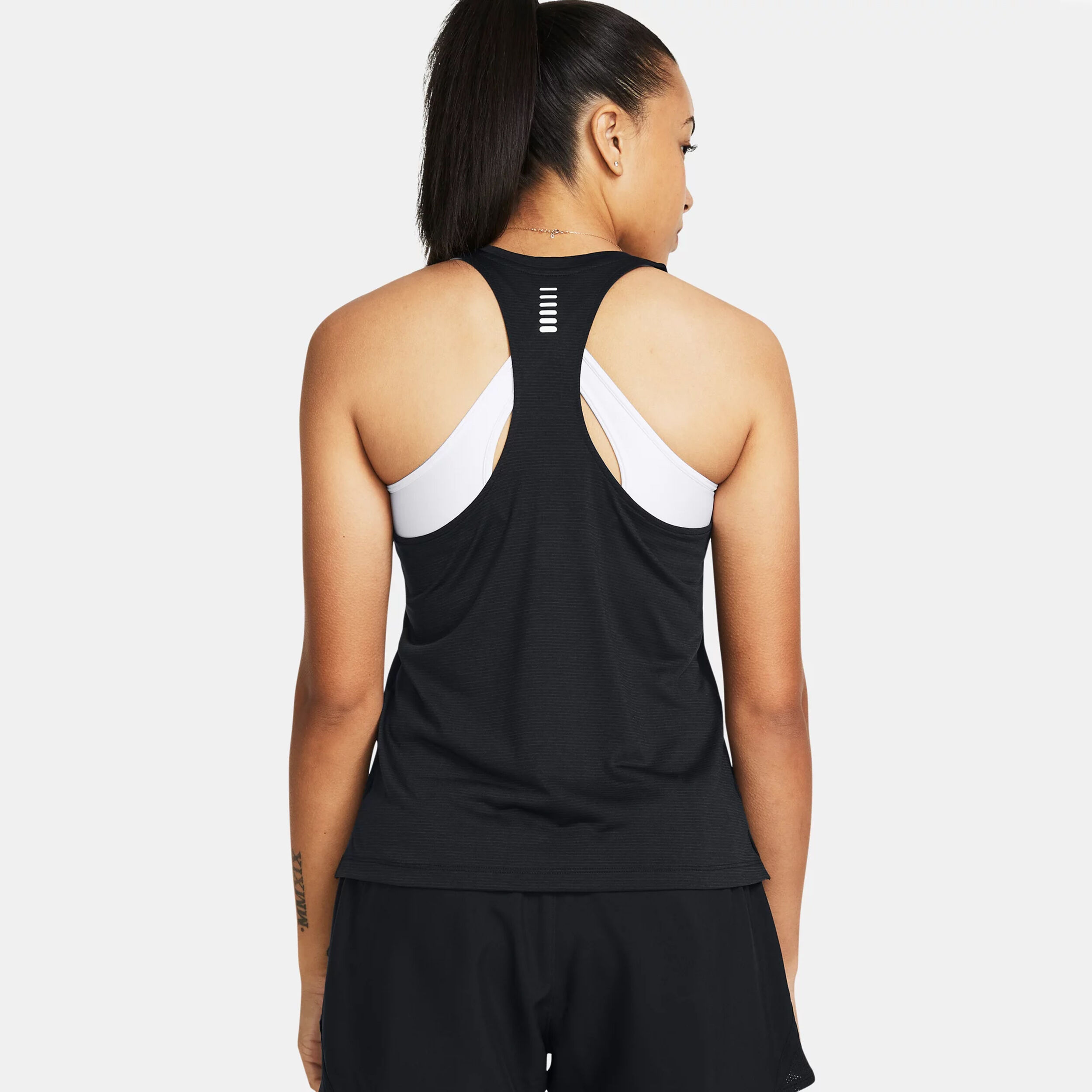 Under armour streaker singlet top