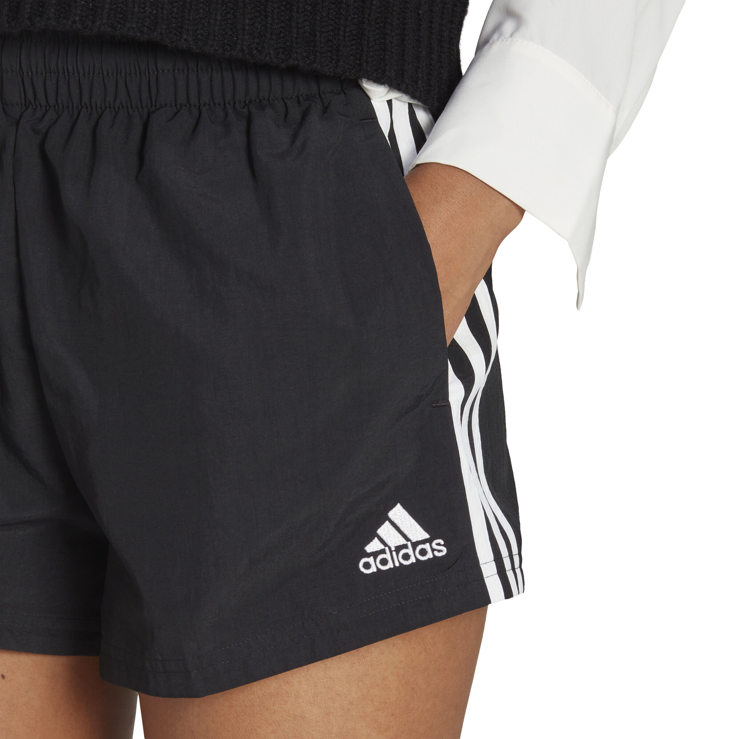 Adidas woven short damen hot sale