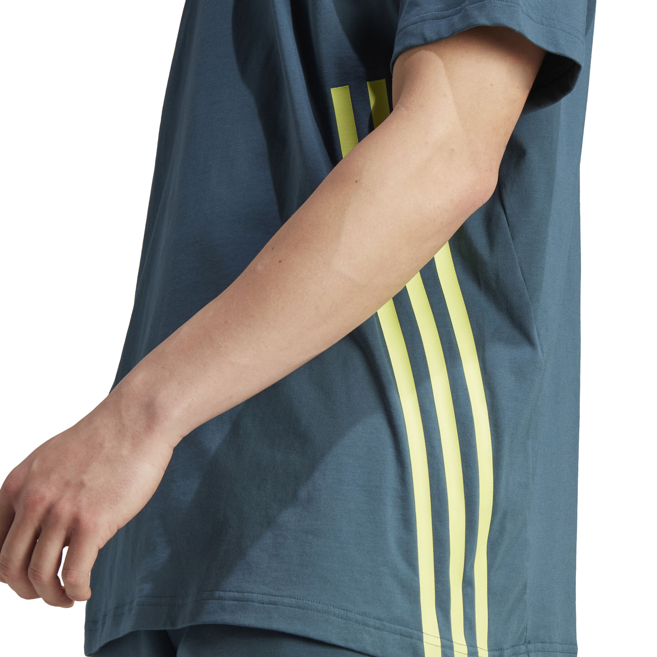 Adidas t shirt style online